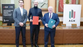 Zdjęcie z sygnatariuszami porozumienia AGH z Atlas Ward Polska